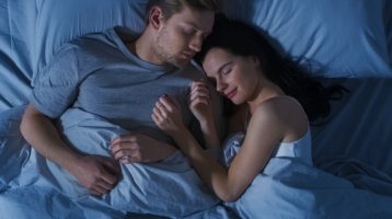 Uomini contro donne: come differiscono sonno, ritmi circadiani e metabolismo